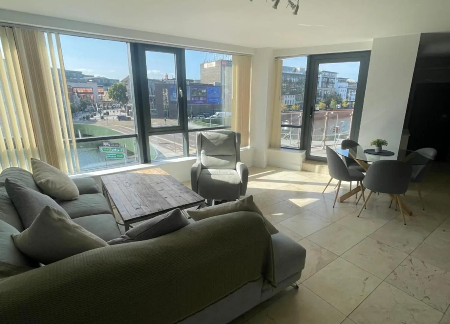 Apartment Fabulous And Sunny 2 Bed Apartment, In City Centre Cork