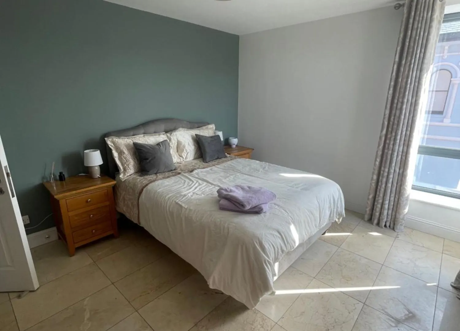 Fabulous And Sunny 2 Bed Apartment, In City Centre Cork Apartment